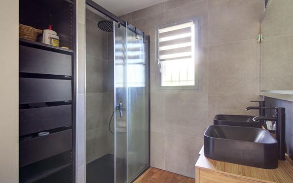 Maison à vendre    4 pièces • 130 m2 Saint-Martin-la-Plaine