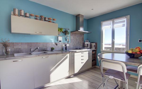 Maison à vendre    4 pièces • 130 m2 Saint-Martin-la-Plaine