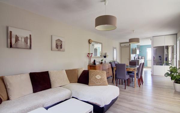 Maison à vendre    4 pièces • 130 m2 Saint-Martin-la-Plaine