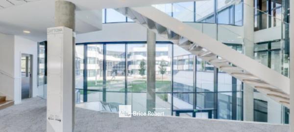 Bureaux à louer à Champagne-au-Mont-d'Or immeuble moderne et divisible