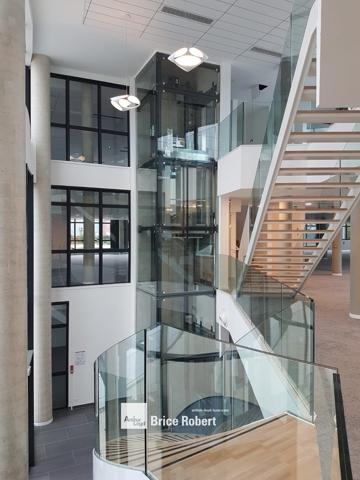 Bureaux à louer à Champagne-au-Mont-d'Or immeuble moderne et divisible