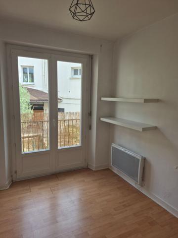 Appartement Ferte Alais  2 pièce(s) 30.98 m2