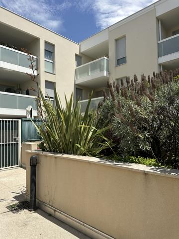 T2 récent avec terrasse, jardin et double stationnement