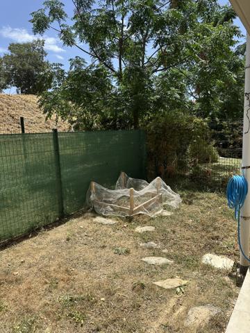 T2 récent avec terrasse, jardin et double stationnement