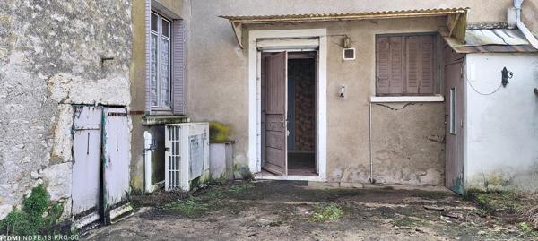 Maison de ville à rénover...