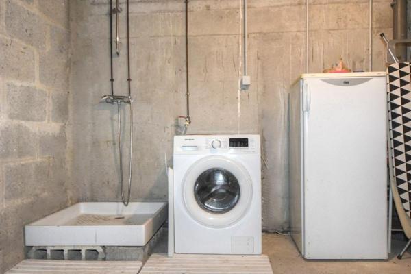 Maison de 56 m2 avec garage et jardin . Belle vue mer de toutes les pièces