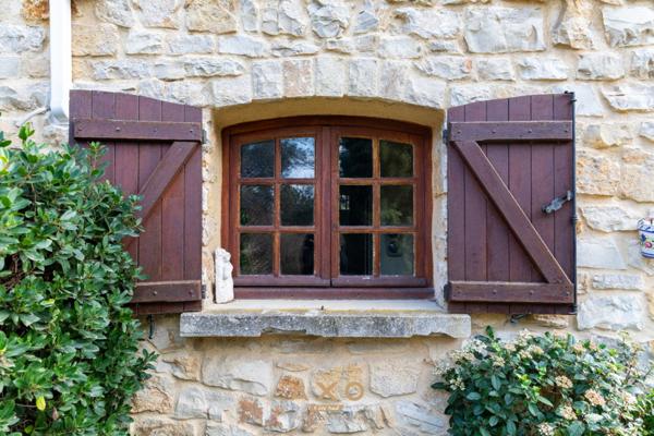 AIX EN PROVENCE - LE MONTAIGUET - MAISON DE CHARME A RENOVER  - 133 M2 - T5 - TERRAIN 1 380 M2 - PISCINE - GARAGE - 895 000 