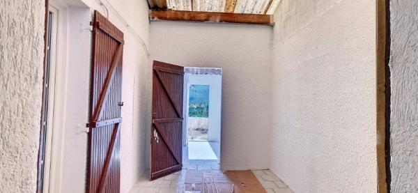 Maison de plain-pied, 3 chambres, garage à Orange