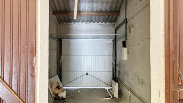 Maison de plain-pied, 3 chambres, garage à Orange