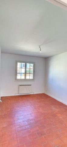 Maison de plain-pied, 3 chambres, garage à Orange