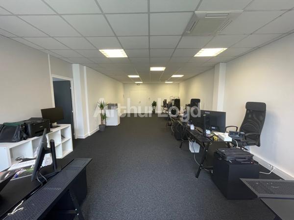 Bureaux à louer avec prestations d'aménagement qualitatives sur la Cessoie à Lambersart.