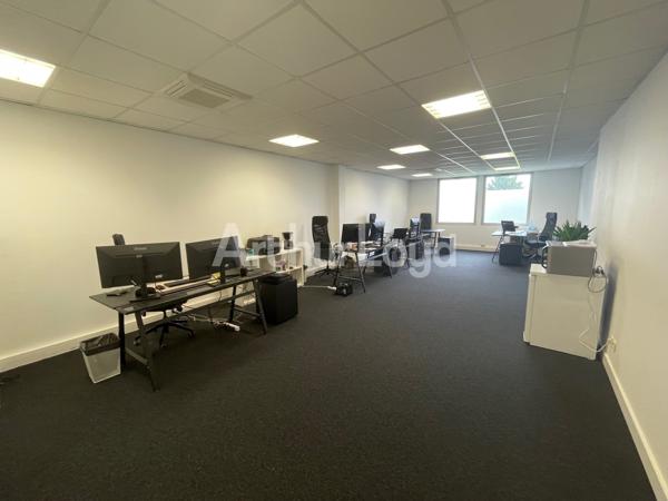 Bureaux à louer avec prestations d'aménagement qualitatives sur la Cessoie à Lambersart.