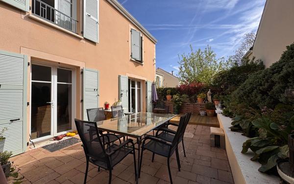 Maison à vendre    5 pièces •  Plaisir