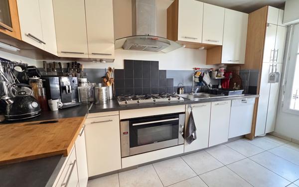 Maison à vendre    5 pièces •  Plaisir