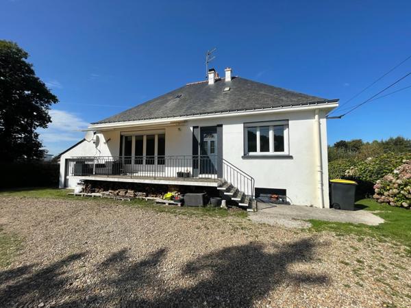 Maison traditionnelle, bon état, beau potentiel.