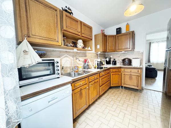 Emplacement privilégié à 8 mns à pied du RER C/Ligne H