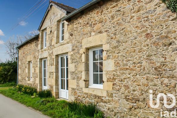 Longère 5 pièces de 89 m² à Plestan (22640)