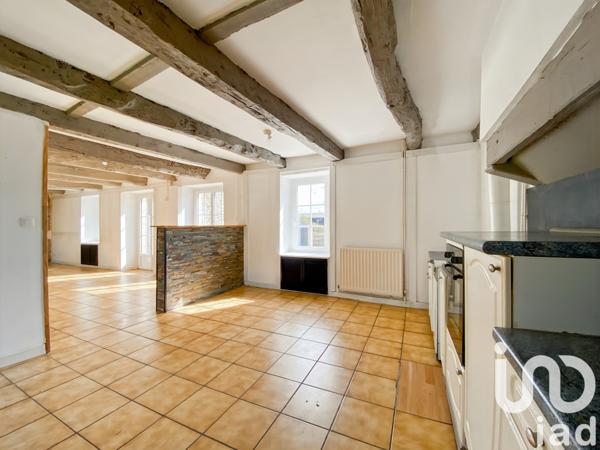 Longère 5 pièces de 89 m² à Plestan (22640)