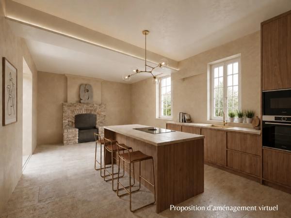 Grande maison en pierre à fort potentiel