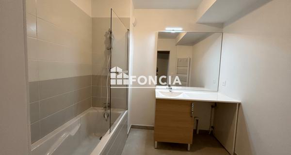 Location Appartement 3 pièces 64.1 m² - La Rochelle 17000