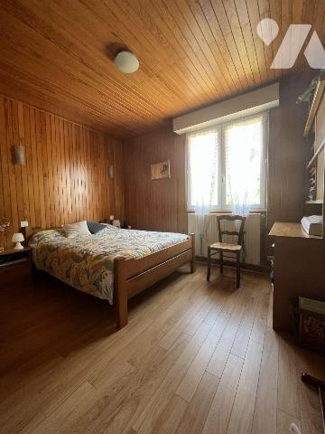 Argentonnay-La Coudre, très belle propriété de 170 m², avec étang sur environ 8320 m². Un vérit...