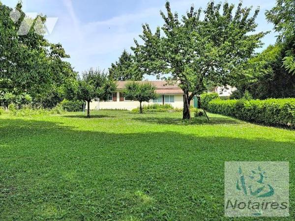 Maison à vendre à CURSAN (33670) en GIRONDE (33).

A 5 Minutes de Créon (33670) agréable trad...