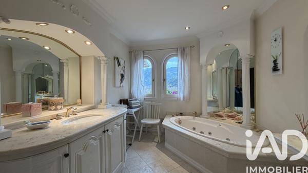 Maison à vendre 7 pièces 231 m² Auribeau-sur-Siagne