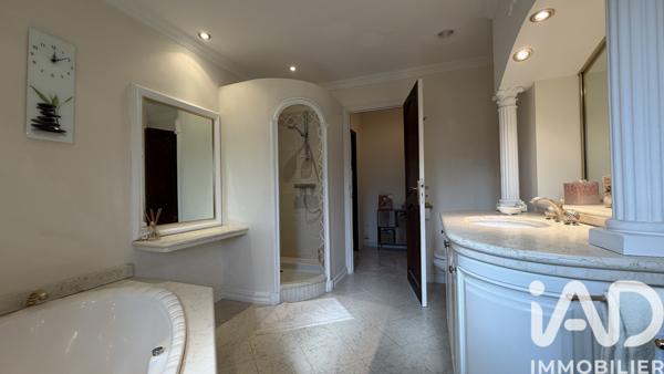 Maison à vendre 7 pièces 231 m² Auribeau-sur-Siagne