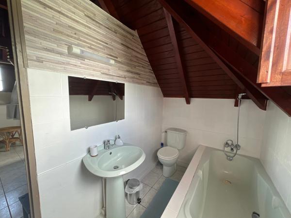 Dpt Guadeloupe (971), à vendre SAINT-FRANCOIS, villa 3 suites avec piscine et jacuzzi