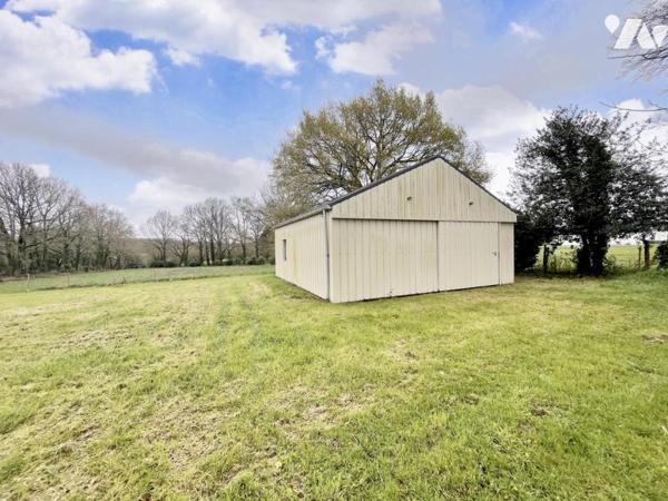 Terrain de 705 m² avec un hangar à Malville
