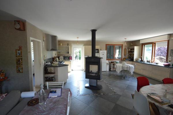 Vente                                                      Maison
                        
                     7 pièces                      117 m2                     à Arnage