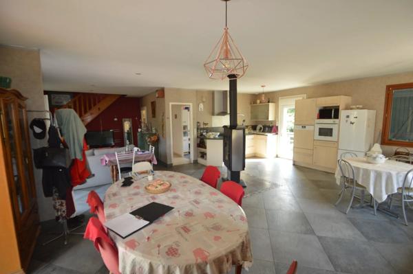 Vente                                                      Maison
                        
                     7 pièces                      117 m2                     à Arnage