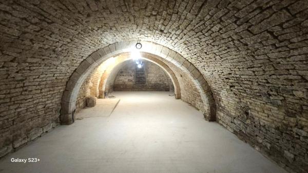 Caves  Voutées