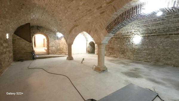 Caves  Voutées