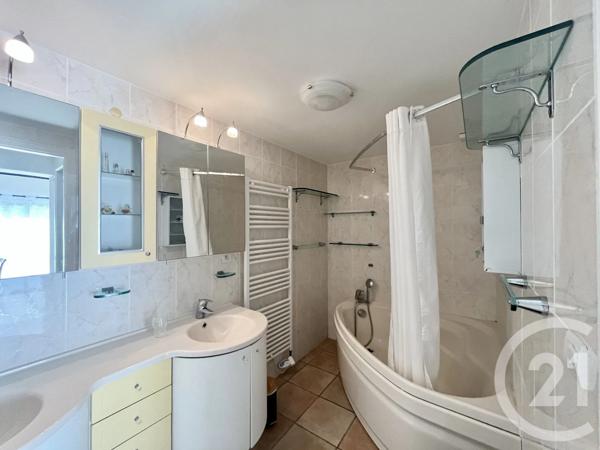 Maison à vendre  4 pièces - 94,45 m 2   ST PIERRE D OLERON  - 17