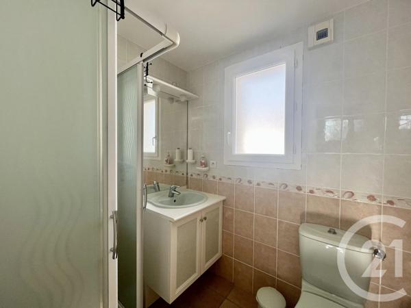Maison à vendre  4 pièces - 94,45 m 2   ST PIERRE D OLERON  - 17