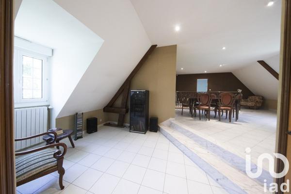 Maison 6 pièces de 210 m² à Mettray (37390)