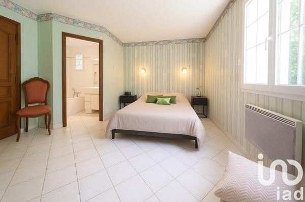 Maison 6 pièces de 210 m² à Mettray (37390)