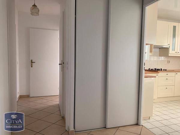 Appartement à louer 3 pièces 81m²