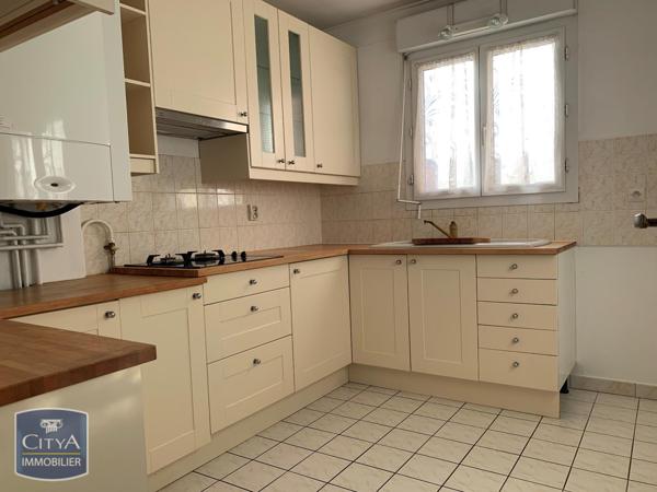 Appartement à louer 3 pièces 81m²