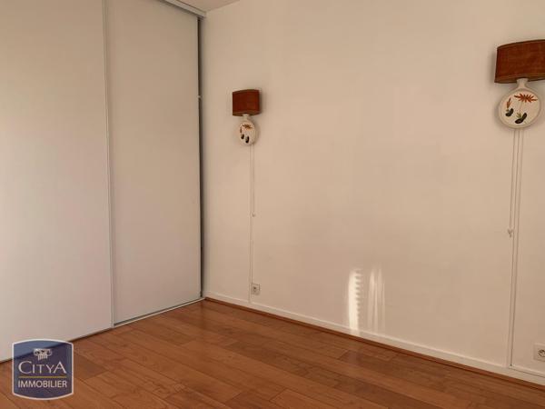 Appartement à louer 3 pièces 81m²