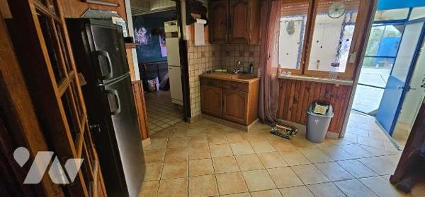 Gros potentiel pour cette maison à vendre à proximité immédiate du centre et des écoles. Celle-...