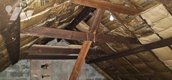 Gros potentiel pour cette maison à vendre à proximité immédiate du centre et des écoles. Celle-...