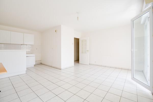 REZE PONT ROUSSEAU - SPACIEUX TYPE 2 DE 50 M2 AVEC BALCON ET PARKING PRIVATIF