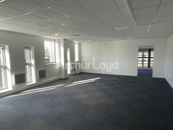 Bureaux à louer et à vendre à Tourcoing - Parc tertiaire moderne proche gare