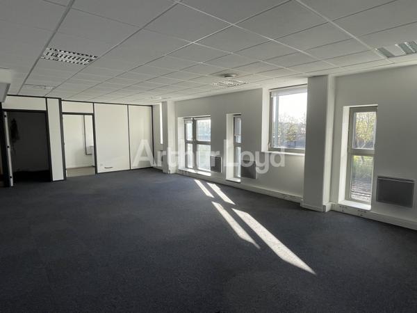 Bureaux à louer et à vendre à Tourcoing - Parc tertiaire moderne proche gare