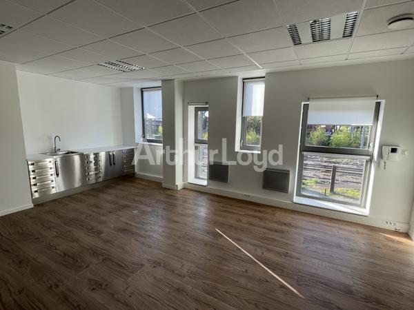 Bureaux à louer et à vendre à Tourcoing - Parc tertiaire moderne proche gare