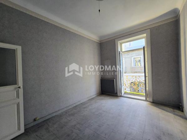 Montpellier (34000) Appartement T4 / T5, 84m² prêts à rénover - Montpellier Gare.