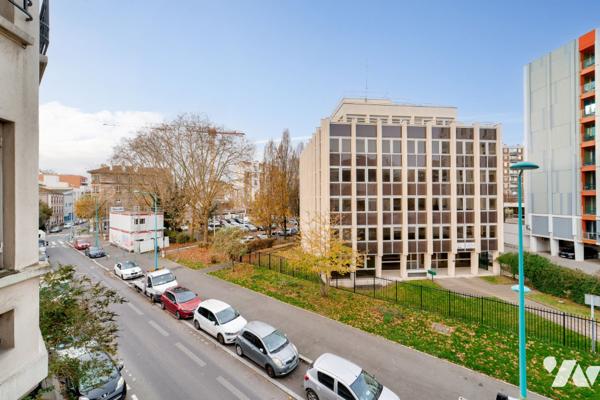 GENTILLY : appartement 2 pièces 47.59 m2 avec balcon