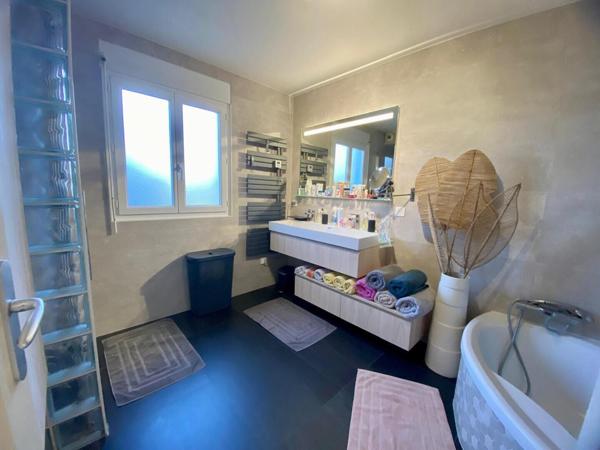 Agréable maison de 165 m² habitables centre ville La Turballe